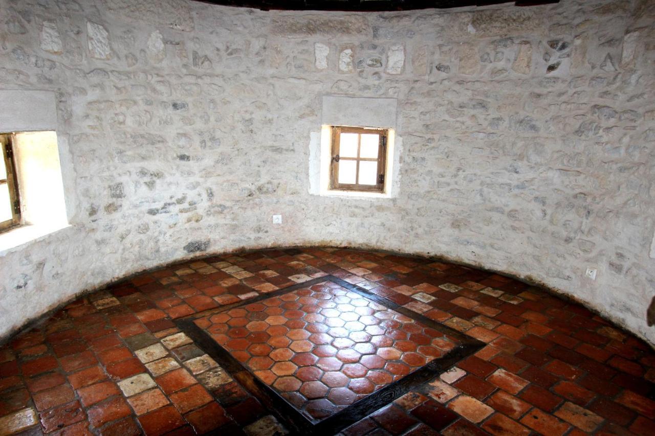 Château d'Island Vézelay Pontaubert Esterno foto